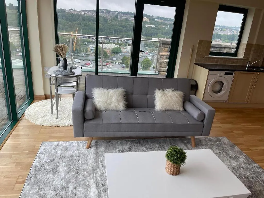2 Bedrooms, 2 Bathrooms Stunning Penthouse City View Bradford  Apartamento